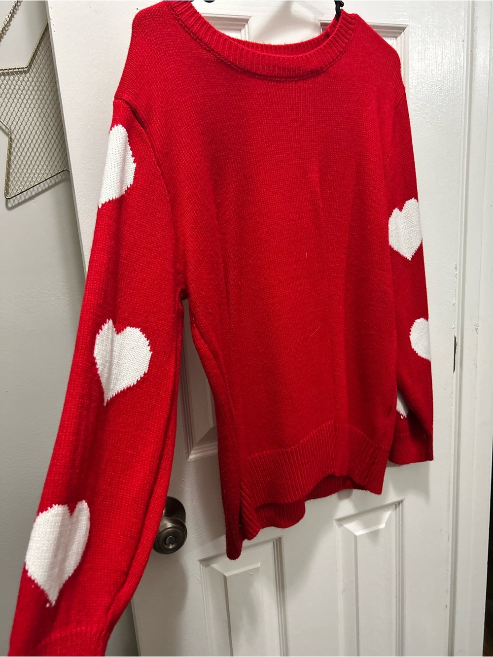 Red Heart-Pattern Women's Sweater - Cozy Knit Pullover